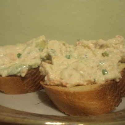 Тосты с лососем, авокадо и дижонской горчицей