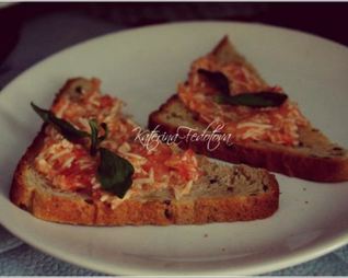 Тосты с паштетом Альмогроте