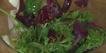 тосты с рыбой карри и свекольным салатом