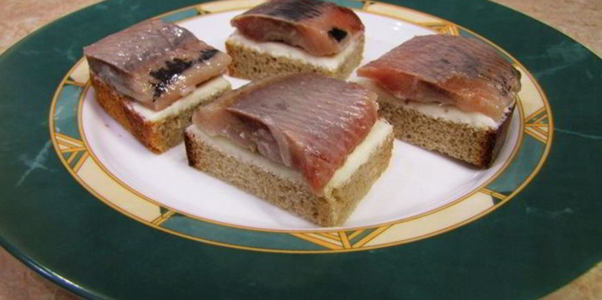 Рецепт тостов с селедкой