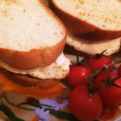 Тосты с ветчиной и овощами