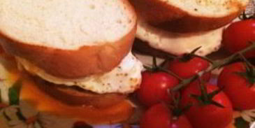 тосты с ветчиной и овощами