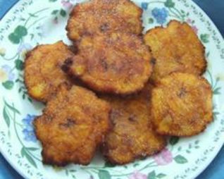 Жареные плантаны Тостонес