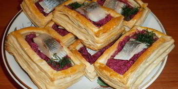 волованы со свеклой и сельдью