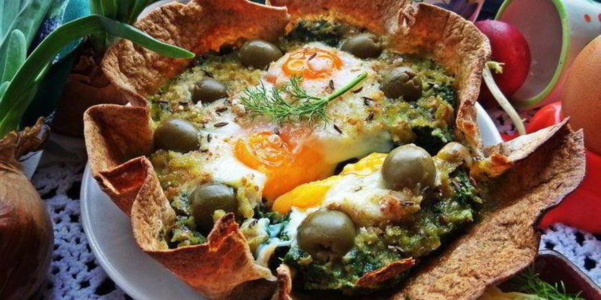 Рецепт глазуньи, запеченной в шпинате