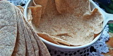 глазунья, запеченная в шпинате