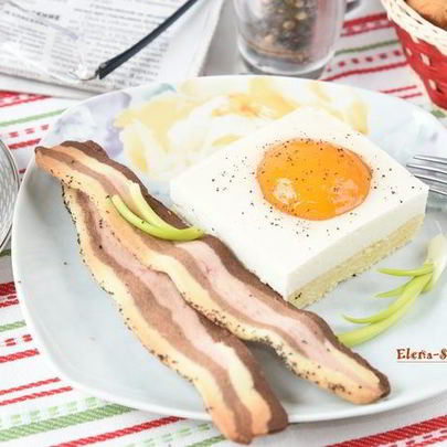Яичница с беконом на десерт