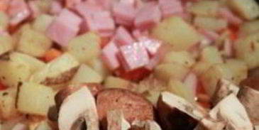 яичница с грибами на завтрак