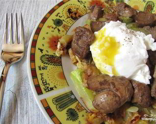 Яичница с печенкой