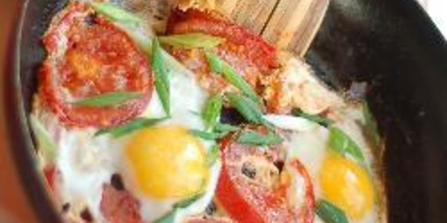 Рецепт яичницы с помидорами