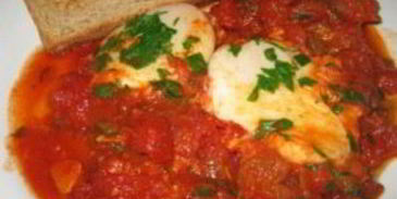 яичница с томатной пастой