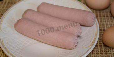 яичница сердечком с сосиской