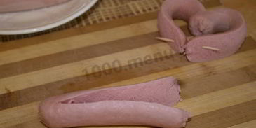 яичница сердечком с сосиской