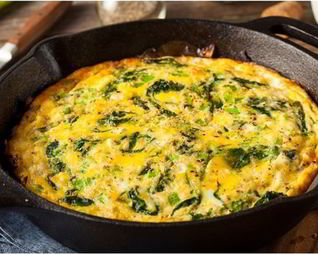 Яичница со шпинатом и брынзой