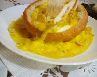 Яичница в булке Кораблик в море