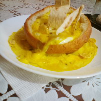 Яичница в булке Кораблик в море