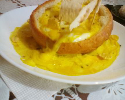 Яичница в булке Кораблик в море