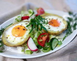 Яичница в картофеле