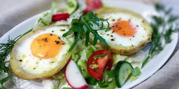 яичница в картофеле