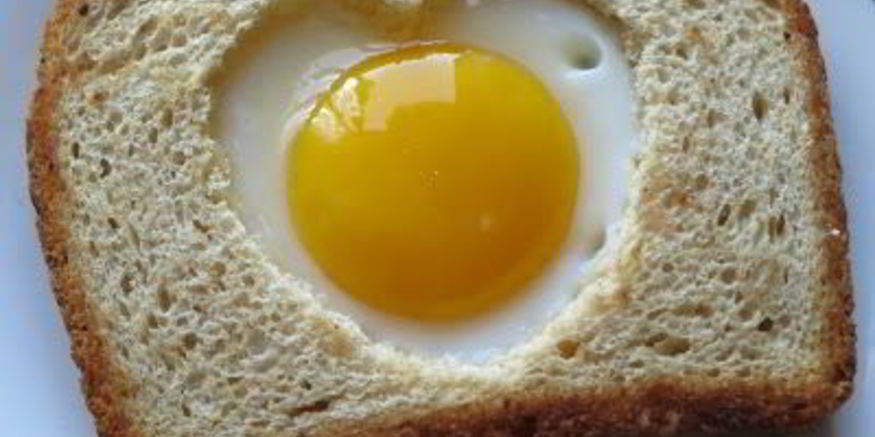 Рецепт яичницы в хлебе сердечко