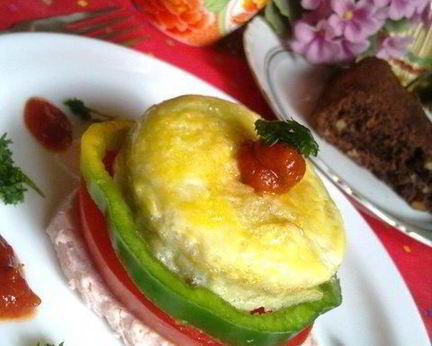 Запеченная яичница на завтрак