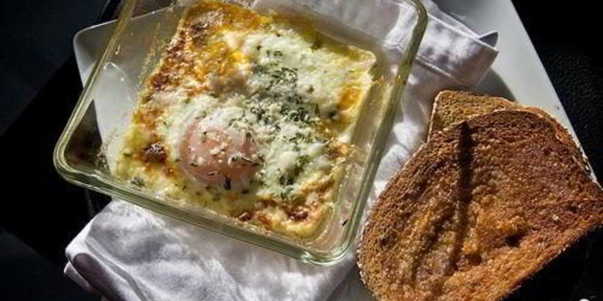 Рецепт запеченной яичницы с зеленью