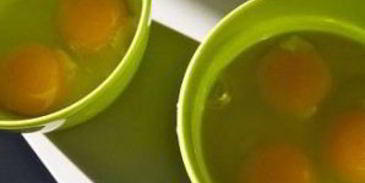 запеченная яичница с зеленью