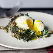 Рецепт Яиц, запеченных с грибами и шпинатом