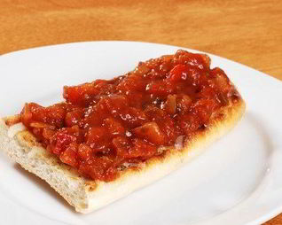 Закуска из жареных томатов и трав