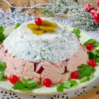 Двухцветное заливное с ветчиной и маринованными огурцами