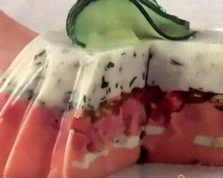 Цветное заливное с ветчиной