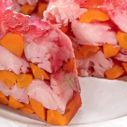 Заливное из белой рыбы в свекольном желе