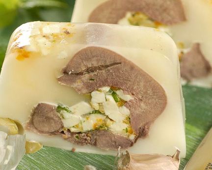 Заливное из фаршированного языка