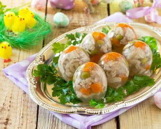 Заливное из курицы с овощами