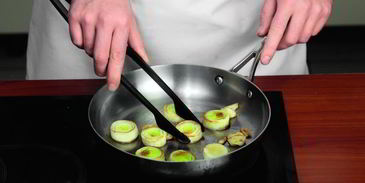 заливное из курицы с пореем