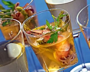 Заливное из морепродуктов в бокалах