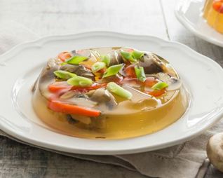 Заливное из шампиньонов