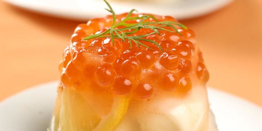 Рецепт заливного из сибаса с красной икрой