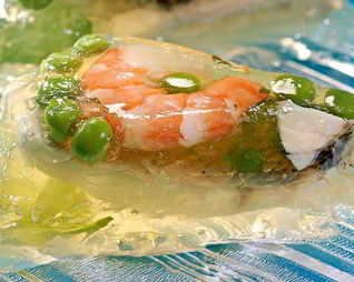 Заливное из судака с креветками