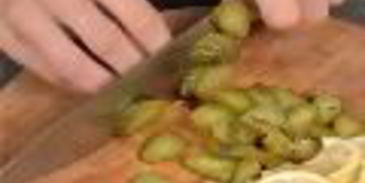 заливное из свиного языка с опятами