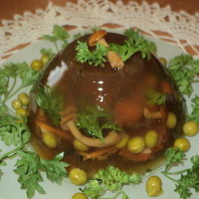 Заливное с ветчиной и опятами