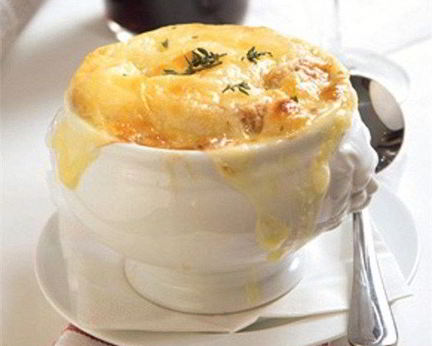 Куриный жюльен с грибами и твердым сыром