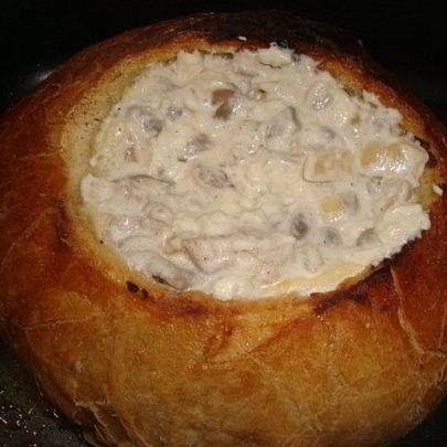 Куриный жюльен в хлебе