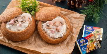 сытный мясной жульен в булочке