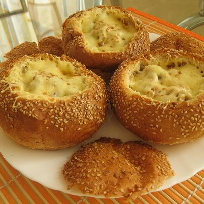 Жульен в булочке с кунжутом