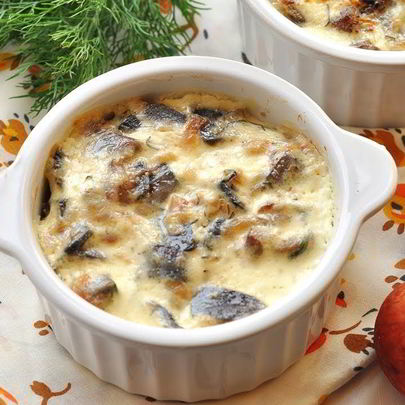 Жюльен из курицы в горшочках