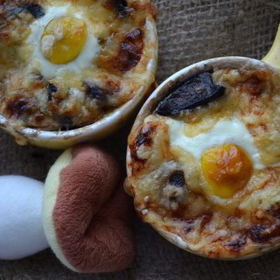 Жюльен с перепелиными яйцами